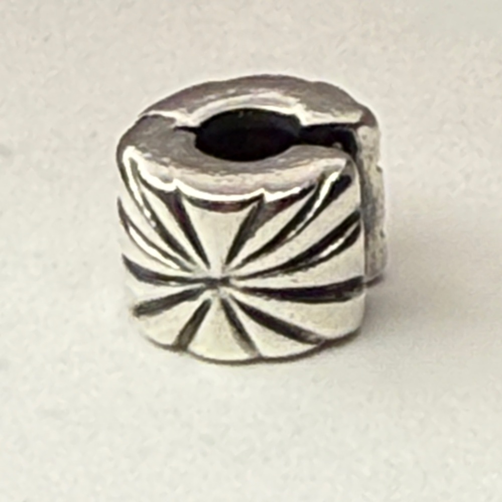 Pandora Starburst Engraved Clip Charm 925 ALE